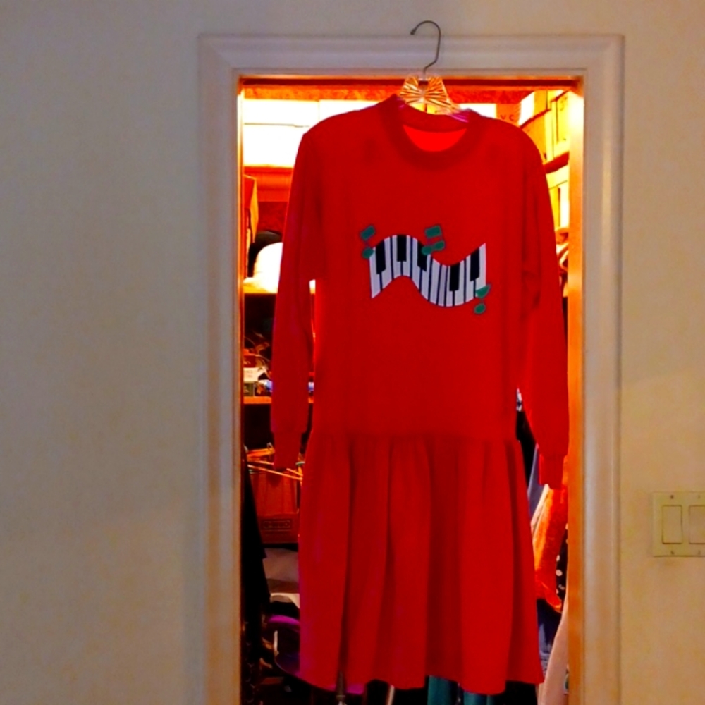 Musical dress with piano barrett